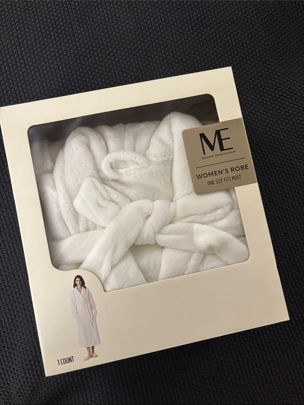 ME Makeover Essentials White Plush Women's Robe - Hooded Spa Wrap